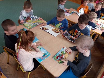 Zdjęcie 8 - Dzień Bibliotekarza i Bibliotek