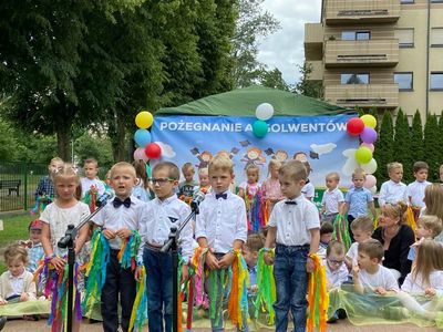 Zdjęcie 5 - POŻEGNANIE ABSOLWENTÓW