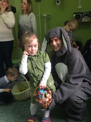 Zdjęcie 5 - FINAŁ PRZEDŚWIĄTECZNYCH PRZYGOTOWAŃ, czyli zajączek i wielkanocne śniadanko w przedszkolu