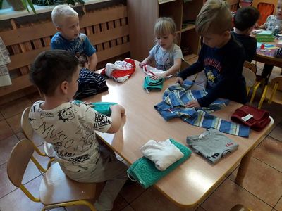 Zdjęcie 5 - KRÓLICZKI POZNAJĄ ŚWIAT WG KONCEPCJI F. FROEBLA