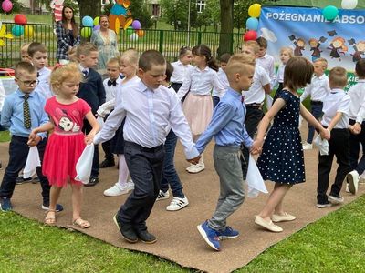 Zdjęcie 9 - POŻEGNANIE ABSOLWENTÓW