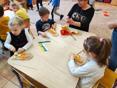 Zdjęcie 4 - Kąciki zabawowo-zadaniowe w tygodniu o kosmosie