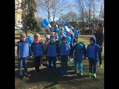 Zdjęcie 7 - ŚWIATOWY DZIEŃ ŚWIADOMOŚCI AUTYZMU W NASZYM PRZEDSZKOLU