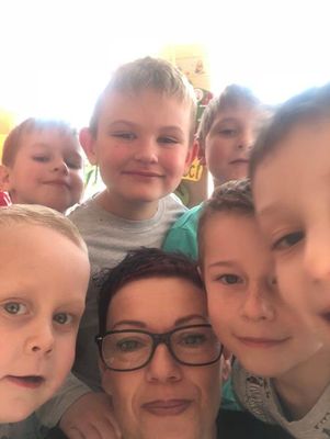 Zdjęcie 2 - Dzień Kobiet w grupie KANGURKI