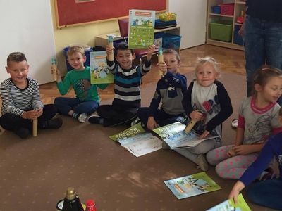 Zdjęcie 25 - "DRUŻYNA SEGREGOLANDII", CZYLI SPOTKANIE PRZEDSZKOLAKÓW Z PRZEDSTAWICIELEM KZGRL