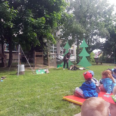 Zdjęcie 65 - Dzień Dziecka - Przedstawienie nauczyciele dzieciom "Jaś I Małgosia"