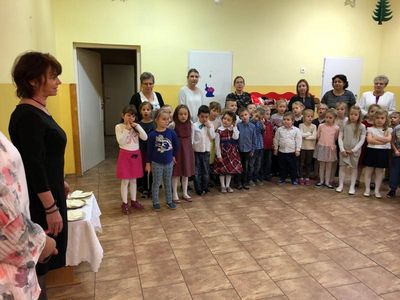 Zdjęcie 18 - "JEST TAKI DZIEŃ..." RELACJA Z PRZEDSZKOLNEJ WIGILII