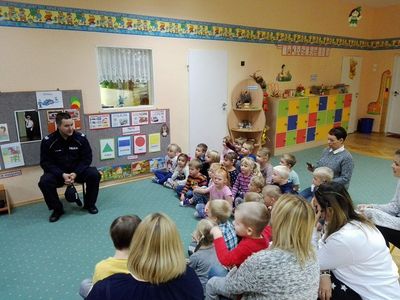 Zdjęcie 12 - SPOTKANIE Z POLICJANTAMI