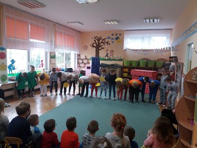 Zdjęcie 10 - Światowy Dzień Osób z Zespołem Downa - Dzień Kolorowej Skarpetki