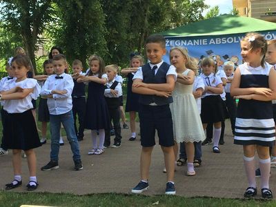 Zdjęcie 36 - POŻEGNANIE PRZEDSZKOLAKÓW 2019