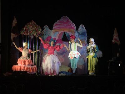 Zdjęcie 4 - TEATRZYK KSIĘŻNICZKA NA ZIARNKU GROCHU
