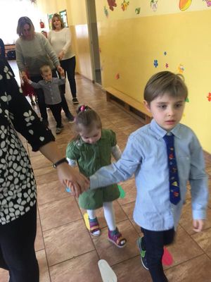 Zdjęcie 11 - FINAŁ PRZEDŚWIĄTECZNYCH PRZYGOTOWAŃ, czyli zajączek i wielkanocne śniadanko w przedszkolu