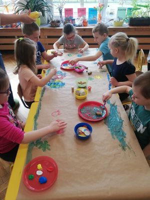 Zdjęcie 14 - 17.03.2021-21.04.2021 r. Ogólnopolski Projekt Edukacyjny Świętujemy! Freblujemy!
