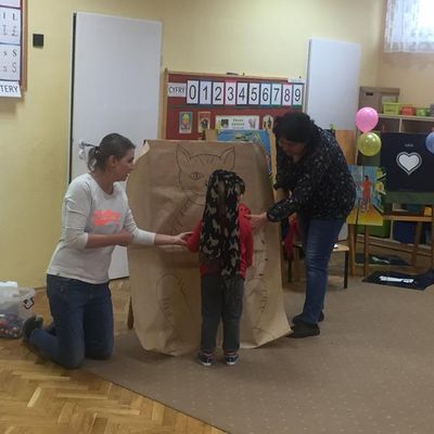 Zdjęcie 10 - PRZEDSZKOLNE ŚWIĘTO, CZYLI OBCHODY MIĘDZYNARODOWEGO DNIA OSÓB NIEPEŁNOSPRAWNYCH