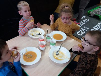 Zdjęcie 20 - Masterchef junior - marchewkowe babeczki
