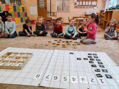Zdjęcie 3 - Sylabowe kodowanie na dywanie