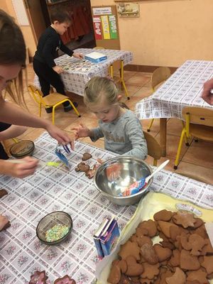 Zdjęcie 6 - KRÓLICZKI DEKORUJĄ PIERNIKI