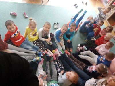 Zdjęcie 9 - Światowy Dzień Osób z Zespołem Downa - Dzień Kolorowej Skarpetki