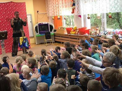 Zdjęcie 11 - CZARY - MARY, CZYLI SPOTKANIE Z MAGIKIEM