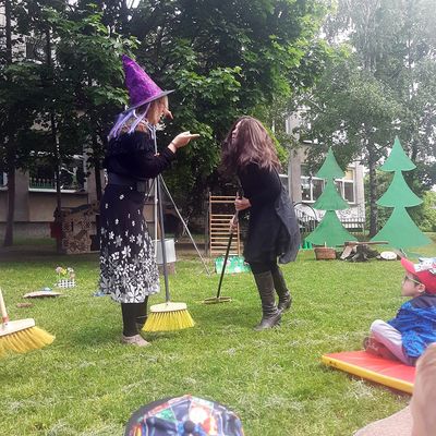 Zdjęcie 60 - Dzień Dziecka - Przedstawienie nauczyciele dzieciom "Jaś I Małgosia"