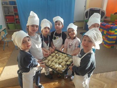 Zdjęcie 1 - MASTERCHEF JUNIOR - PIECZEMY ROGALIKI