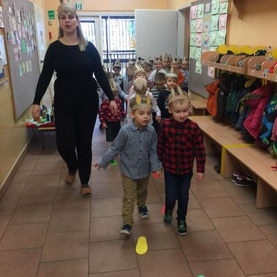 Zdjęcie 17 - FINAŁ PRZEDŚWIĄTECZNYCH PRZYGOTOWAŃ, czyli zajączek i wielkanocne śniadanko w przedszkolu