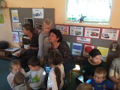 Zdjęcie 6 - DZIEŃ WYJĄTKOWY... CZYLI ŚWIĘTUJEMY "DZIEŃ EDUKACJI NARODOWEJ"