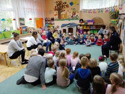 Zdjęcie 1 - SPOTKANIE Z POLICJANTAMI