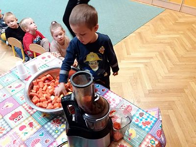 Zdjęcie 63 - Soki owocowo-warzywne pijemy, bo zdrowi być chcemy