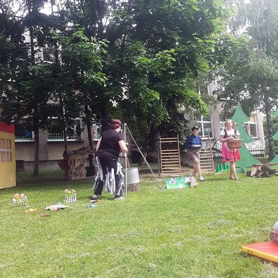 Zdjęcie 66 - Dzień Dziecka - Przedstawienie nauczyciele dzieciom "Jaś I Małgosia"