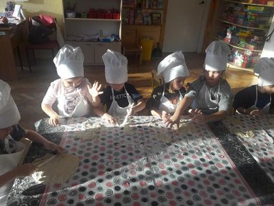 Zdjęcie 3 - MASTERCHEF JUNIOR - PIECZEMY ROGALIKI