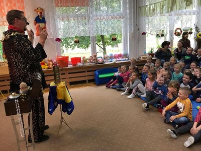 Zdjęcie 1 - CZARY - MARY, CZYLI SPOTKANIE Z MAGIKIEM