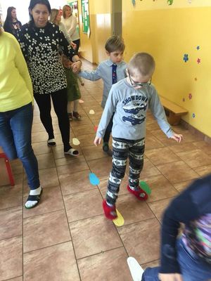 Zdjęcie 14 - FINAŁ PRZEDŚWIĄTECZNYCH PRZYGOTOWAŃ, czyli zajączek i wielkanocne śniadanko w przedszkolu