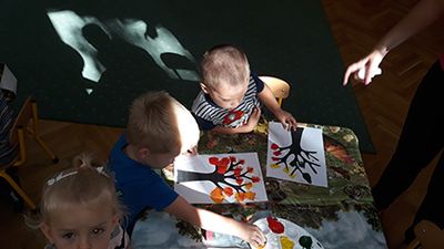 Zdjęcie 4 - Praca plastyczna "Jesienne drzewa"