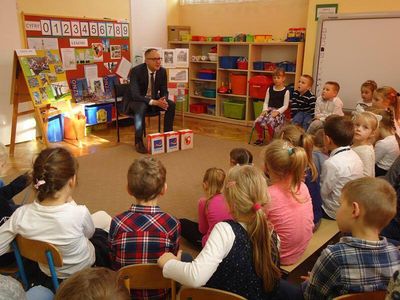 Zdjęcie 4 - SPOTKANIE STARSZAKÓW Z PREZYDENTEM MIASTA LESZNA