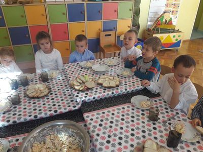 Zdjęcie 2 - MASTERCHEF JUNIOR ZDROWY SOK I SAŁATKA