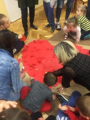 Zdjęcie 2 - PRZEDSZKOLNE ŚWIĘTO, CZYLI OBCHODY MIĘDZYNARODOWEGO DNIA OSÓB NIEPEŁNOSPRAWNYCH