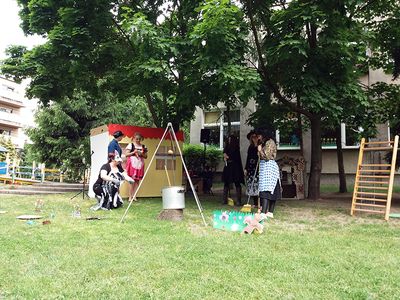 Zdjęcie 16 - Dzień Dziecka - Przedstawienie nauczyciele dzieciom "Jaś I Małgosia"