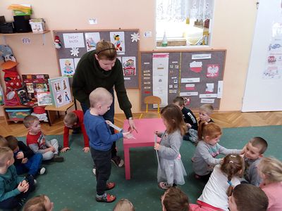 Zdjęcie 18 - Maleństwa eksperymentują w Laboratorium 4 żywiołów