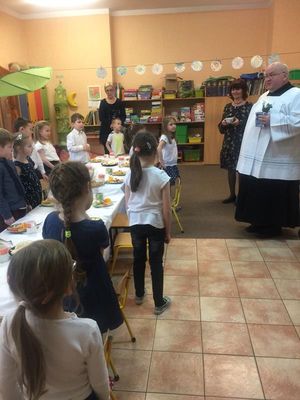 Zdjęcie 41 - FINAŁ PRZEDŚWIĄTECZNYCH PRZYGOTOWAŃ, czyli zajączek i wielkanocne śniadanko w przedszkolu