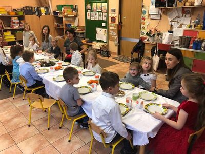 Zdjęcie 17 - "JEST TAKI DZIEŃ..." RELACJA Z PRZEDSZKOLNEJ WIGILII
