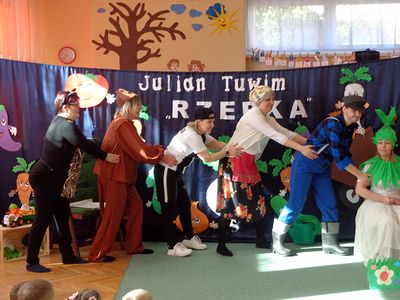 Zdjęcie 37 - Pierwszy Dzień Wiosny - Przedstawienie "Rzepka"