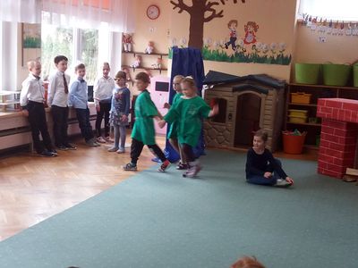 Zdjęcie 15 - Światowy Dzień Osób z Zespołem Downa - Dzień Kolorowej Skarpetki