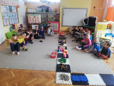 Zdjęcie 16 - 17.03.2021-21.04.2021 r. Ogólnopolski Projekt Edukacyjny Świętujemy! Freblujemy!