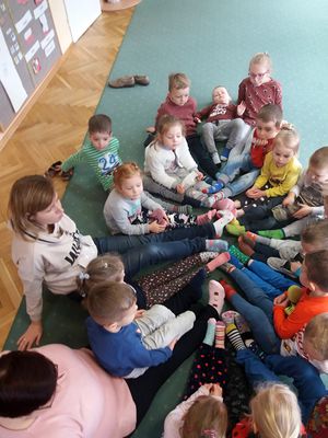 Zdjęcie 6 - Światowy Dzień Osób z Zespołem Downa - Dzień Kolorowej Skarpetki