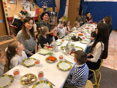 Zdjęcie 15 - "JEST TAKI DZIEŃ..." RELACJA Z PRZEDSZKOLNEJ WIGILII