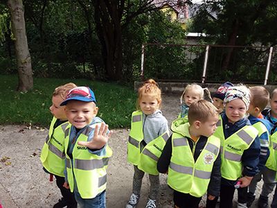Zdjęcie 4 - Uczymy się prawidłowo poruszać po ulicy