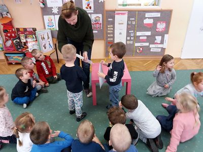 Zdjęcie 17 - Maleństwa eksperymentują w Laboratorium 4 żywiołów