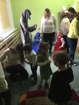 Zdjęcie 8 - FINAŁ PRZEDŚWIĄTECZNYCH PRZYGOTOWAŃ, czyli zajączek i wielkanocne śniadanko w przedszkolu