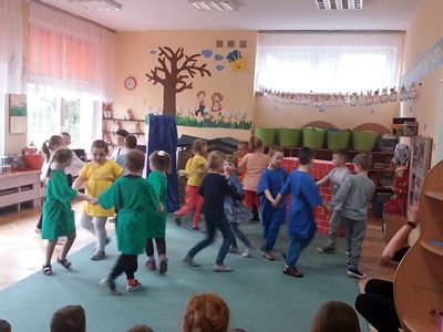 Zdjęcie 13 - Światowy Dzień Osób z Zespołem Downa - Dzień Kolorowej Skarpetki